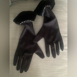 Elegant Vintage Black Gloves with Velvet cuffs and Rhinestone Accents